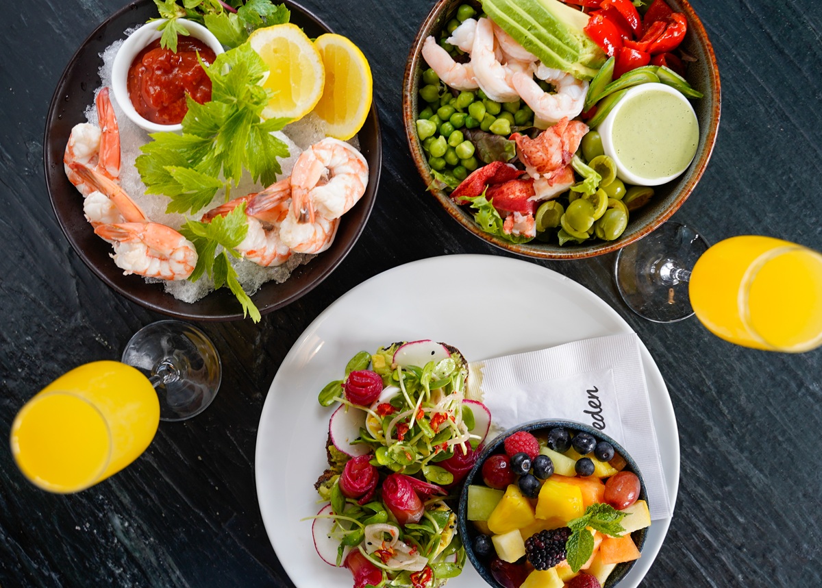 2026 Mother's Day brunch, lunch, and dinner at eden in Chicago with avocado sgreen salad, fruit bowl, shrimp cocktail and mimosas